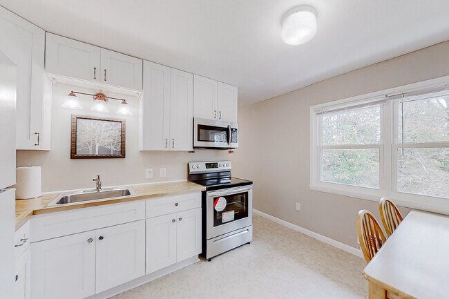 Building Photo - 116 Industrial Blvd