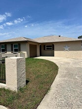 Building Photo - 1403 Stonehaven Way