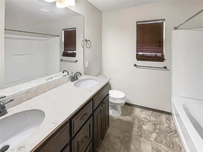 Foto del edificio - 9400 Shallow Lake Ct