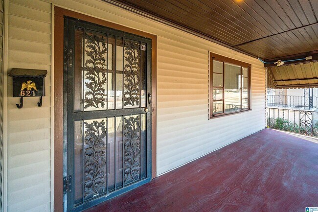 Foto del edificio - 621 Valley Rd