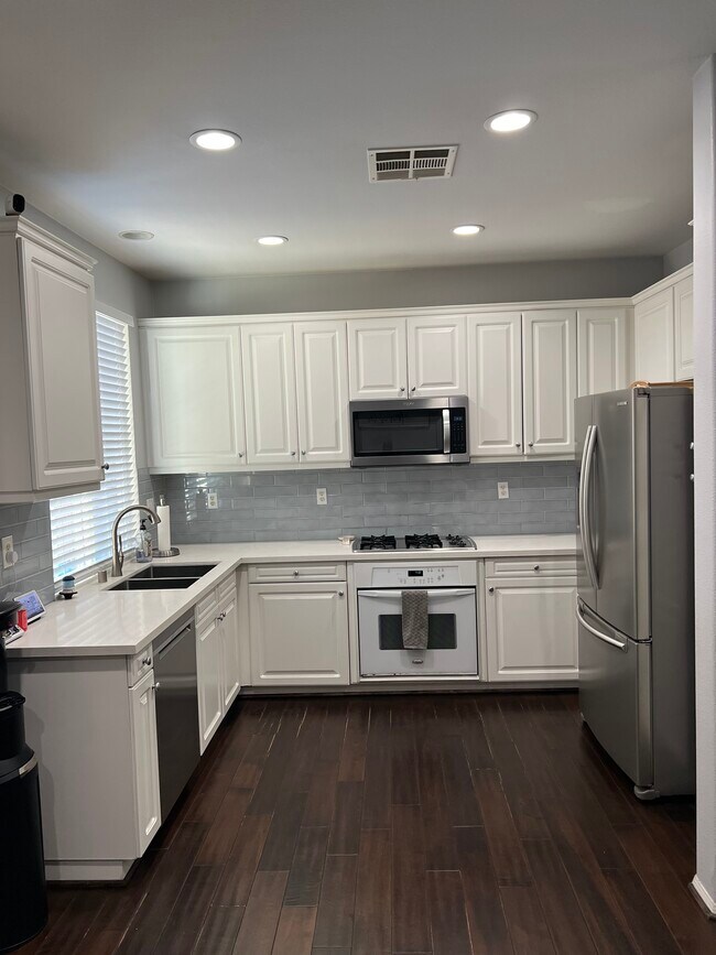 Building Photo - 3636 W Medici Ln