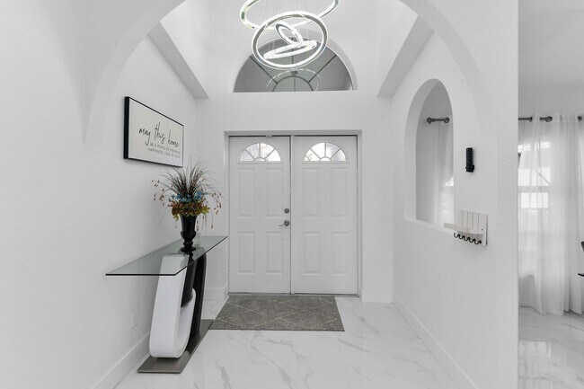 Building Photo - Coming in Sept ! Beautifully Furnished and  recently renovated home