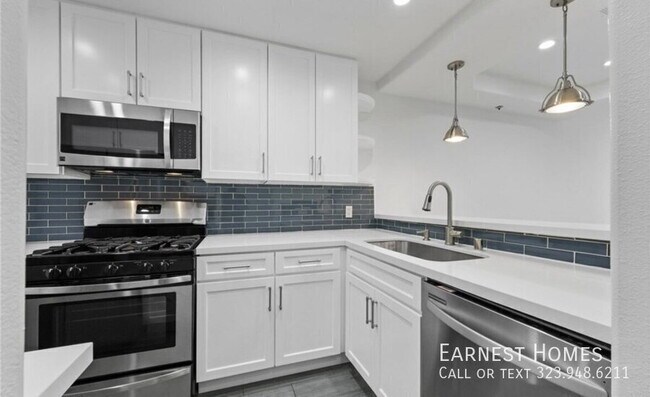 Foto del edificio - 4310 Whitsett Ave