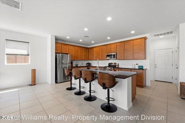 Building Photo - 5 br, 3 bath House - 320 W Glacier Bay Drive