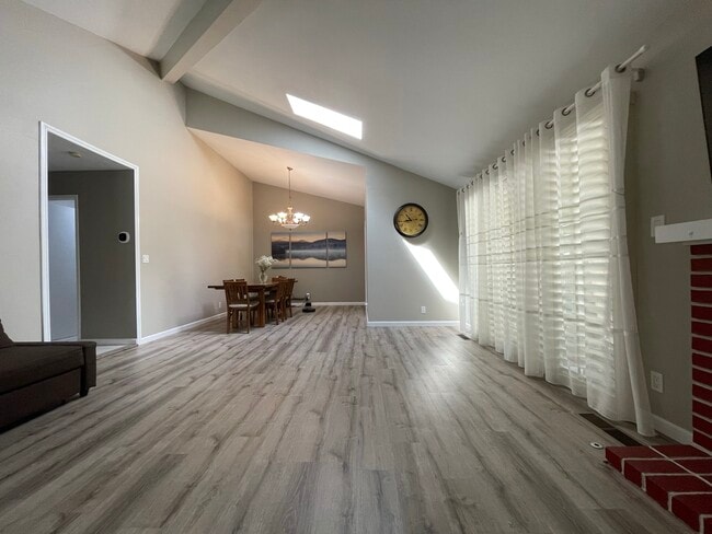 Dining room - 576 Cabot Ct