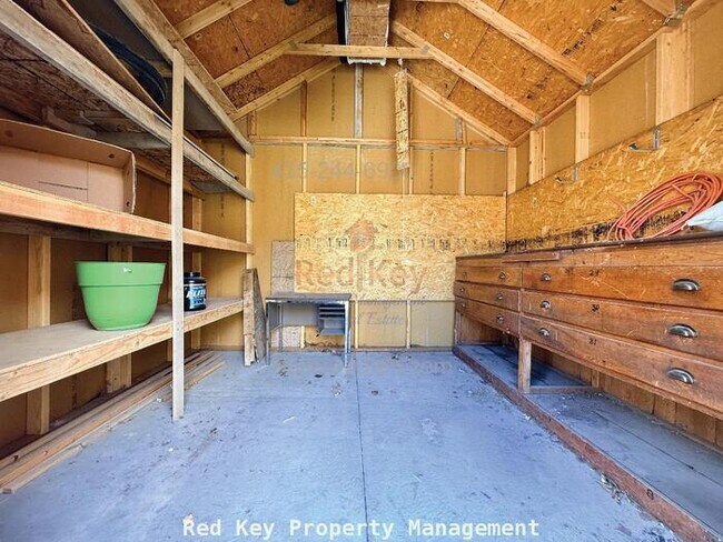 Building Photo - 474 E 1370 N