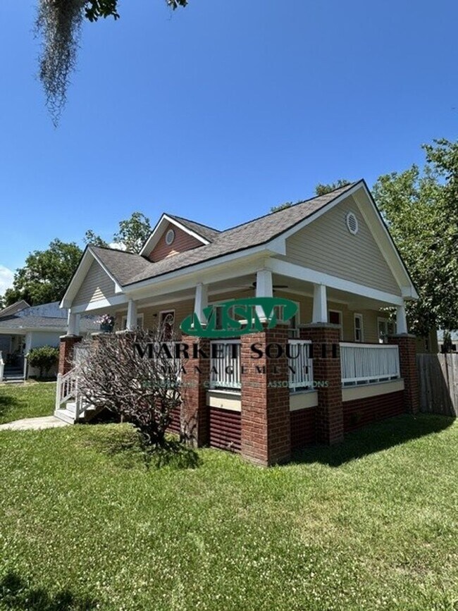 Foto del edificio - 738 E Anderson St