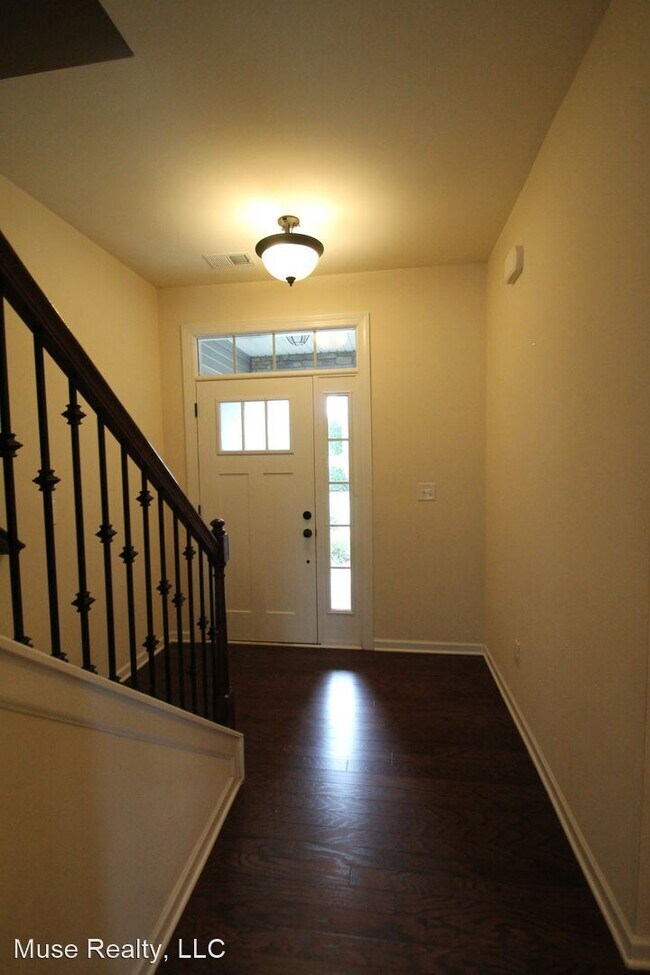 Building Photo - 3 br, 3.5 bath House - 1044 Archibald Ave