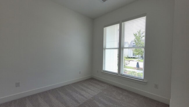 Building Photo - Brand new home in the heart of Central!