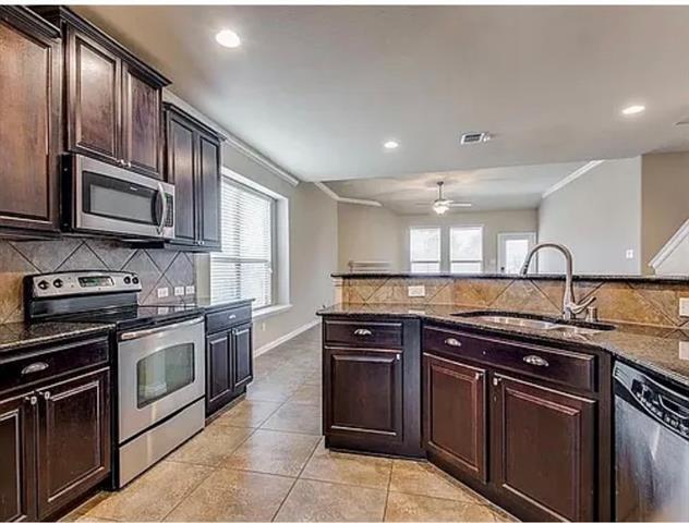 Foto del edificio - 12532 Ocean Spray Dr