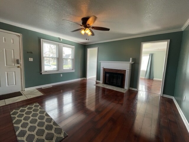 Foto del edificio - 725 N Hillcrest Blvd