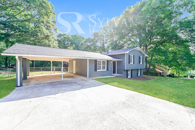 Building Photo - Feel comfortable in this lovely home