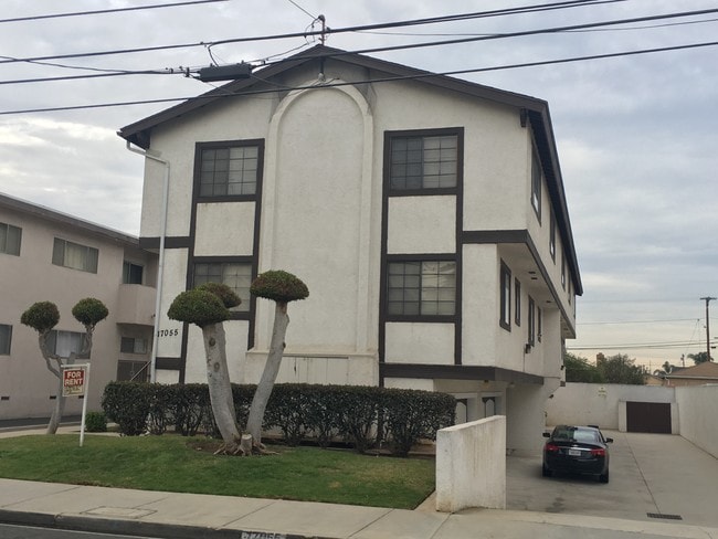 Fachada del edificio - 17055 Dalton Ave