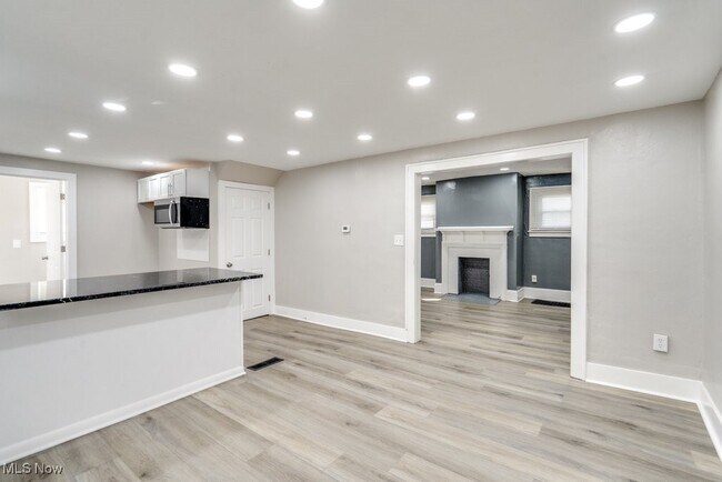 Foto del edificio - 920 Bloomfield Ave