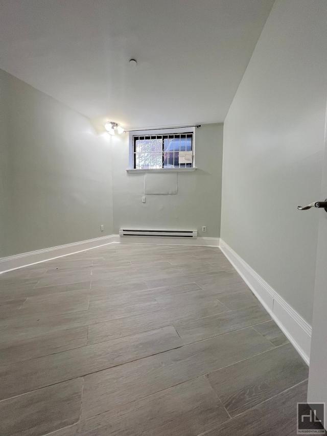 Foto del edificio - 1 bedroom in QUEENS NY 11102