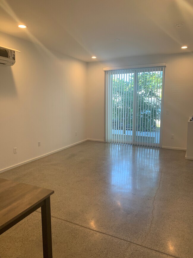 Foto del edificio - 1706 Underwood St