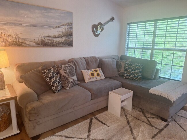 Building Photo - READY SET GO HOME!  TO THIS 3 BEDROOM 2 BATH CONDO! CALL LINDA PATTI 386.837.2882