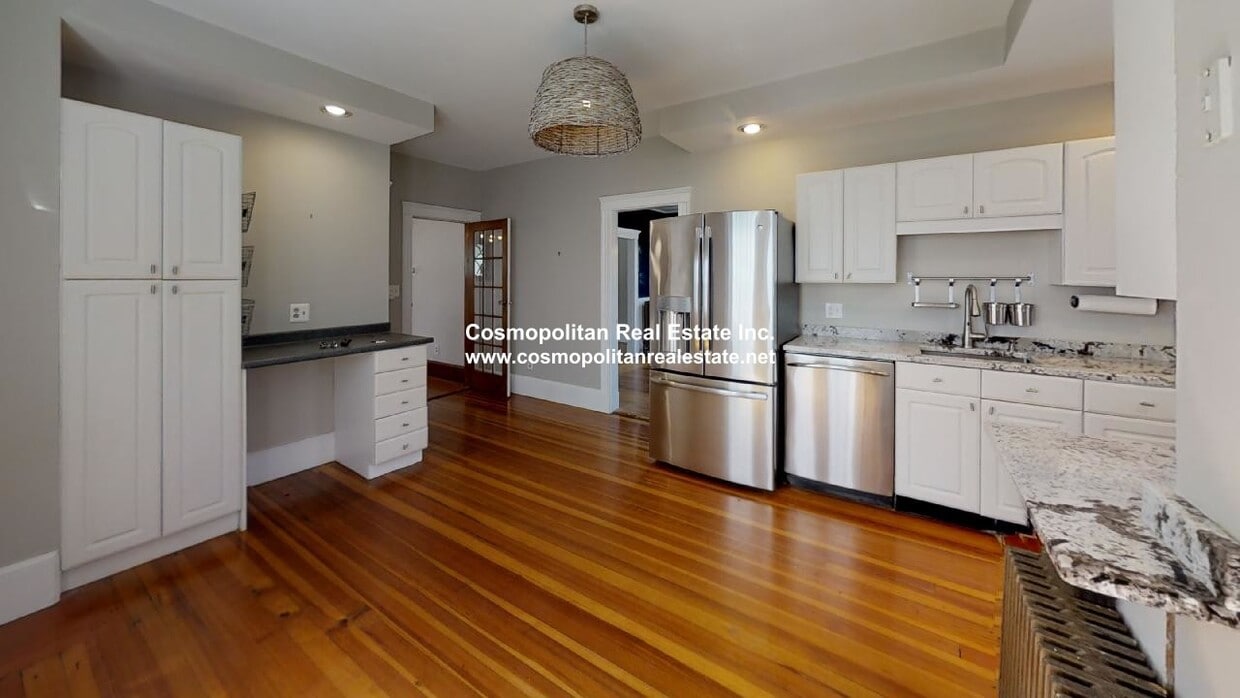 Primary Photo - 104 Emerald St