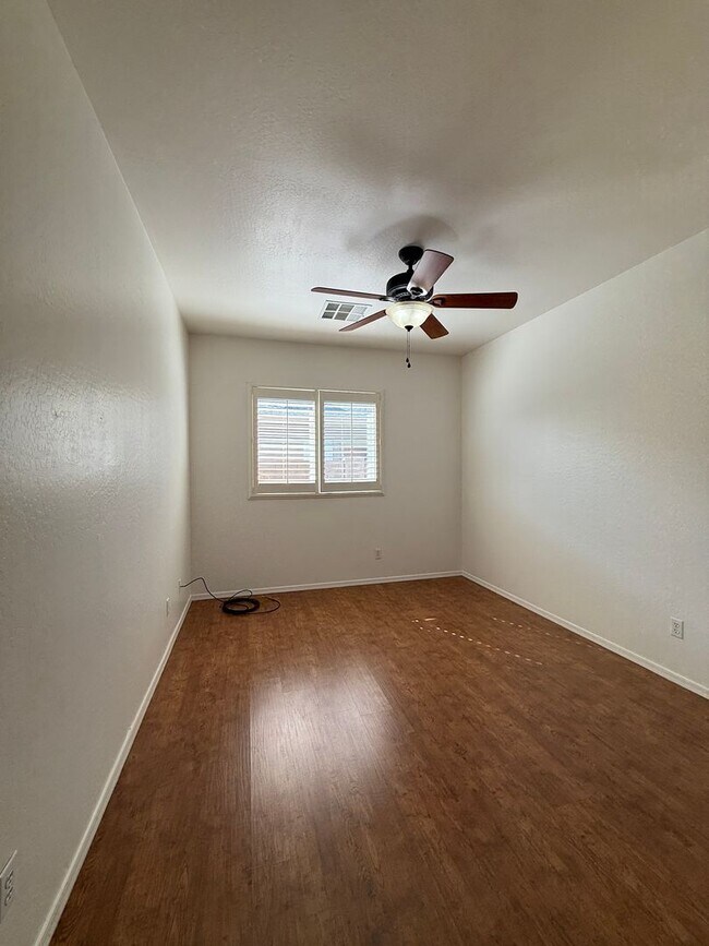 Foto del edificio - Beautiful 3 Bedroom + Office/Den In Highlands Ranch, Chino Valley