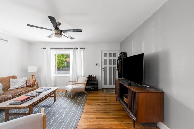Photo - 3BD, 1BA Edgewater Home with Lard Back Yard and 2-Car Garage