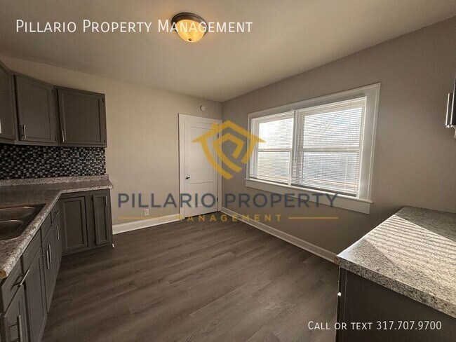 Foto del edificio - 2459 Finley Ave