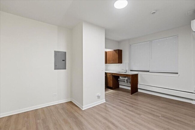 Foto del edificio - 0 bedroom in Chicago IL 60640