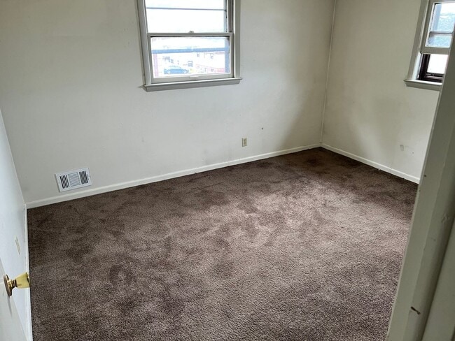 Foto del edificio - Waukesha 2BD (Near Carrol College)