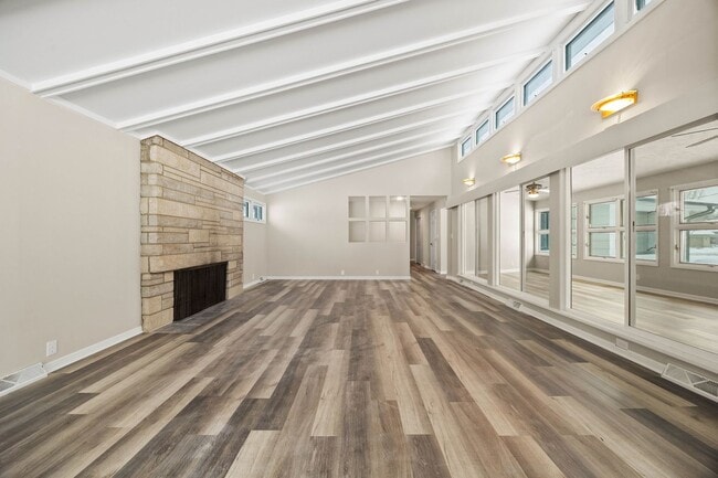 Foto del edificio - 246 Miller Ave