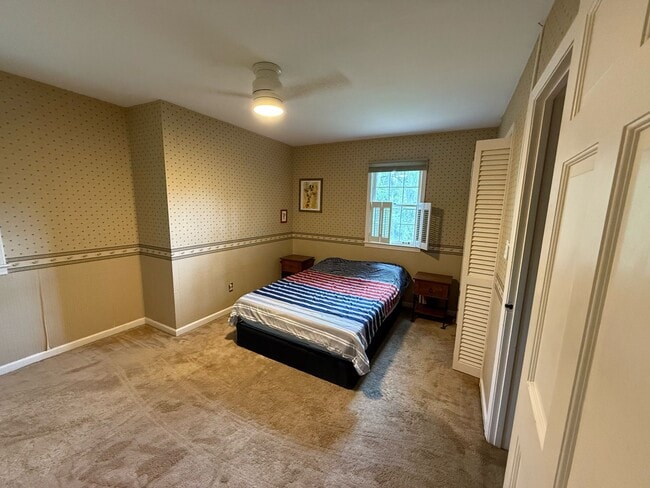 Building Photo - 2402 Delgado Dr