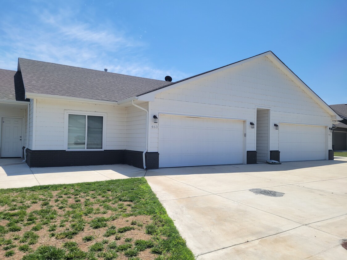 463 S Longbranch Dr, Maize, KS 67101 - Townhome Rentals in Maize KS ...