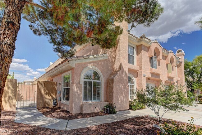 Building Photo - 8428 Majestic View Ave