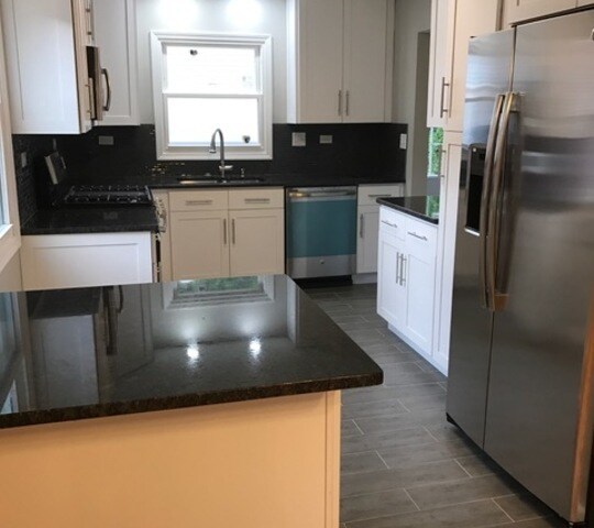Building Photo - 902 W Milburn Ave