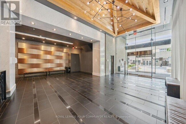 Building Photo - 210-1210 Simcoe St