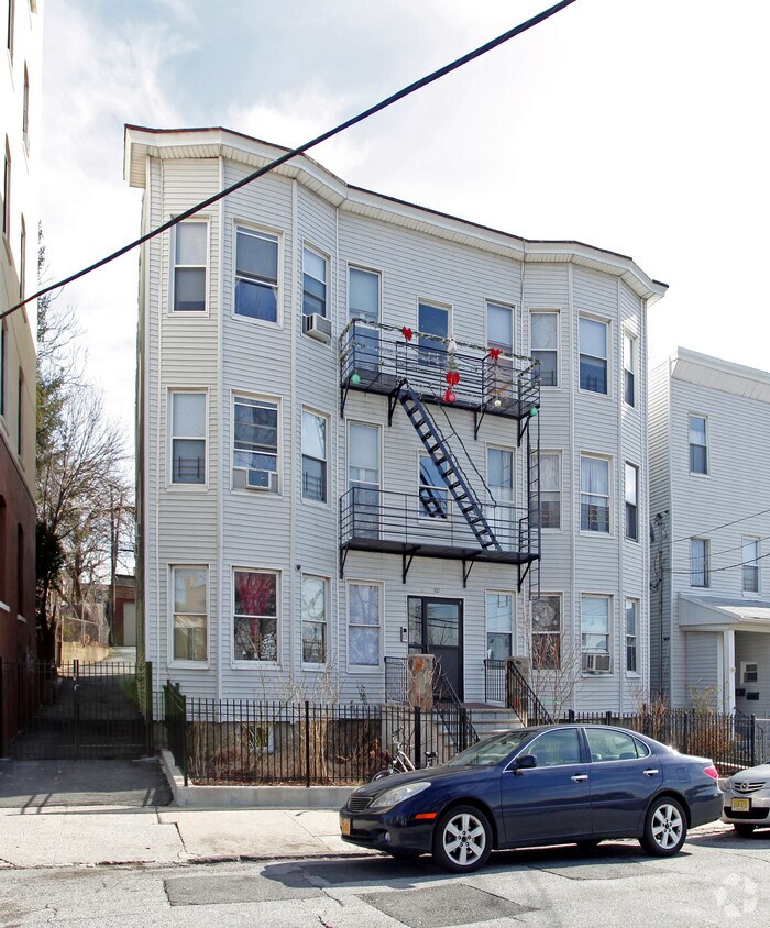102 Livingston Ave, Yonkers, NY 10705 Apartments in Yonkers, NY