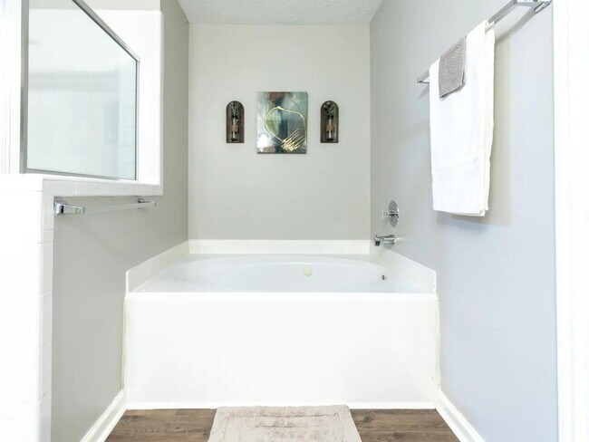 Foto del edificio - 2005 Village Park Dr