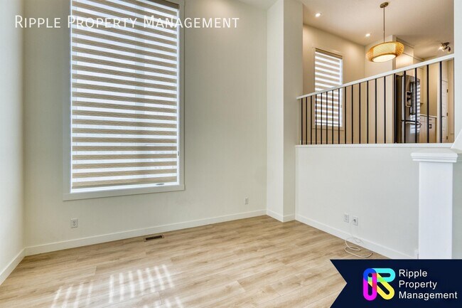 Photo du bâtiment - GORGEOUS 3 BEDS 2.5 BATHS TOWNHOUSE IN THE COMMUNITY OF LIVINGSTON