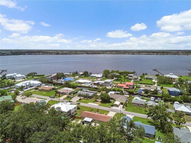 Foto del edificio - 4612 8th St Ct E