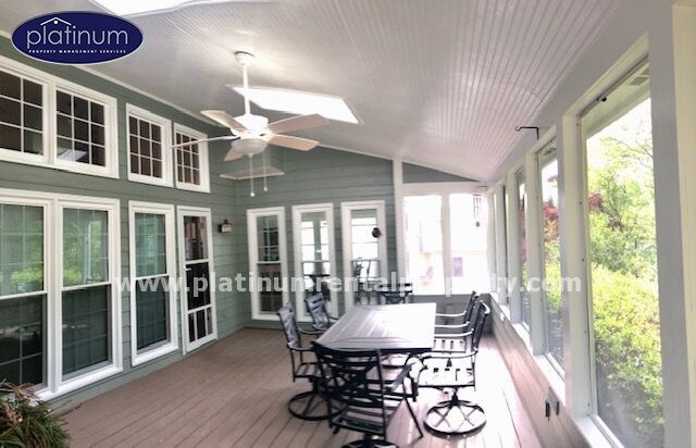 Foto del edificio - 5465 Heathridge Terrace
