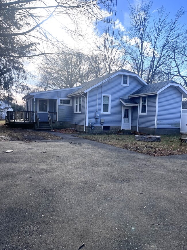 Foto del edificio - 24 Arnold Ave