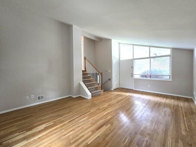 Foto del edificio - Updated 3BR, 2BA with Screened in Porch in Close in Rockville/Kensington!!
