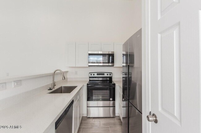 Foto del edificio - 8335 W Pineveta Dr