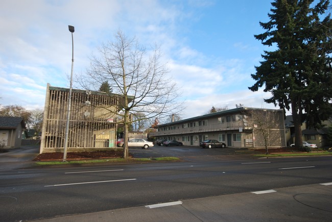 Building Photo - Westwood Plaza Apartments