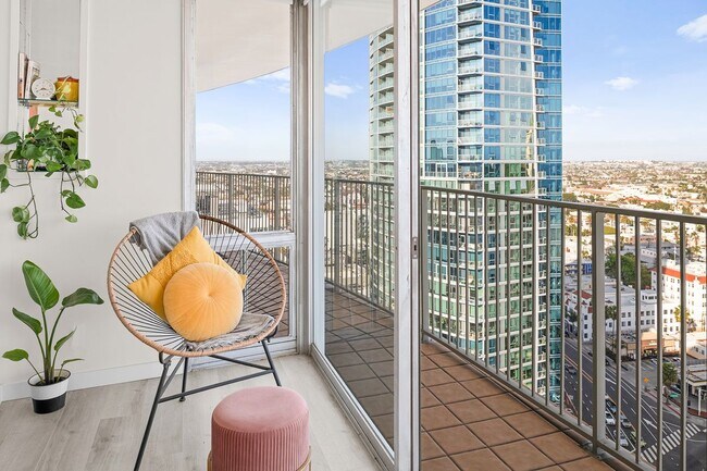 Foto del edificio - 700 E Ocean Blvd