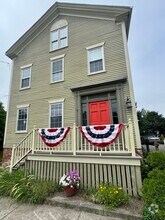 Building Photo - 96 Main St