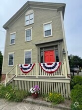 Building Photo - 96 Main St