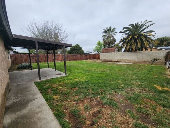 Foto del edificio - 3 bedroom/ 1.75 bathroom located in southw...