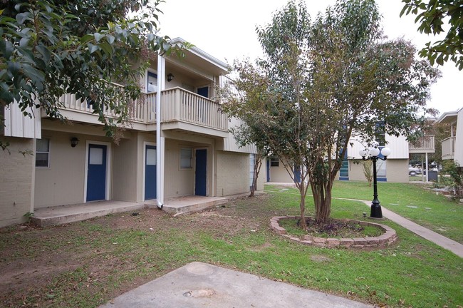 Building Photo - The Grove at Nolan Creek