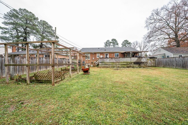 Foto del edificio - Cozy Brick Rancher in Lakeside