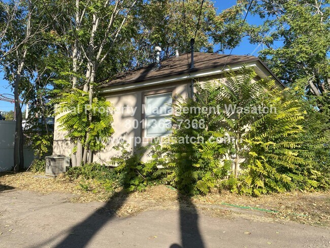 Foto del edificio - Come See This 4 Bedroom 1.5 bathroom single family home!!