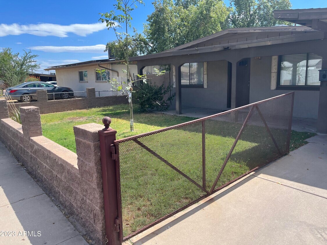 Primary Photo - 11430 N 21st Ave